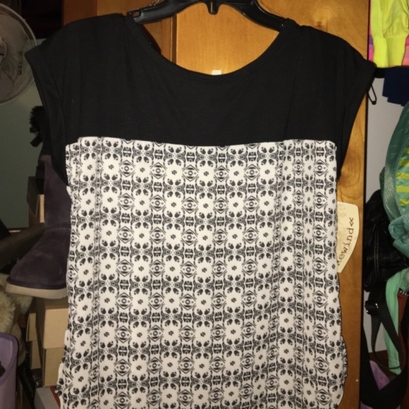 Short sleeve tops - Picture 4 of 4